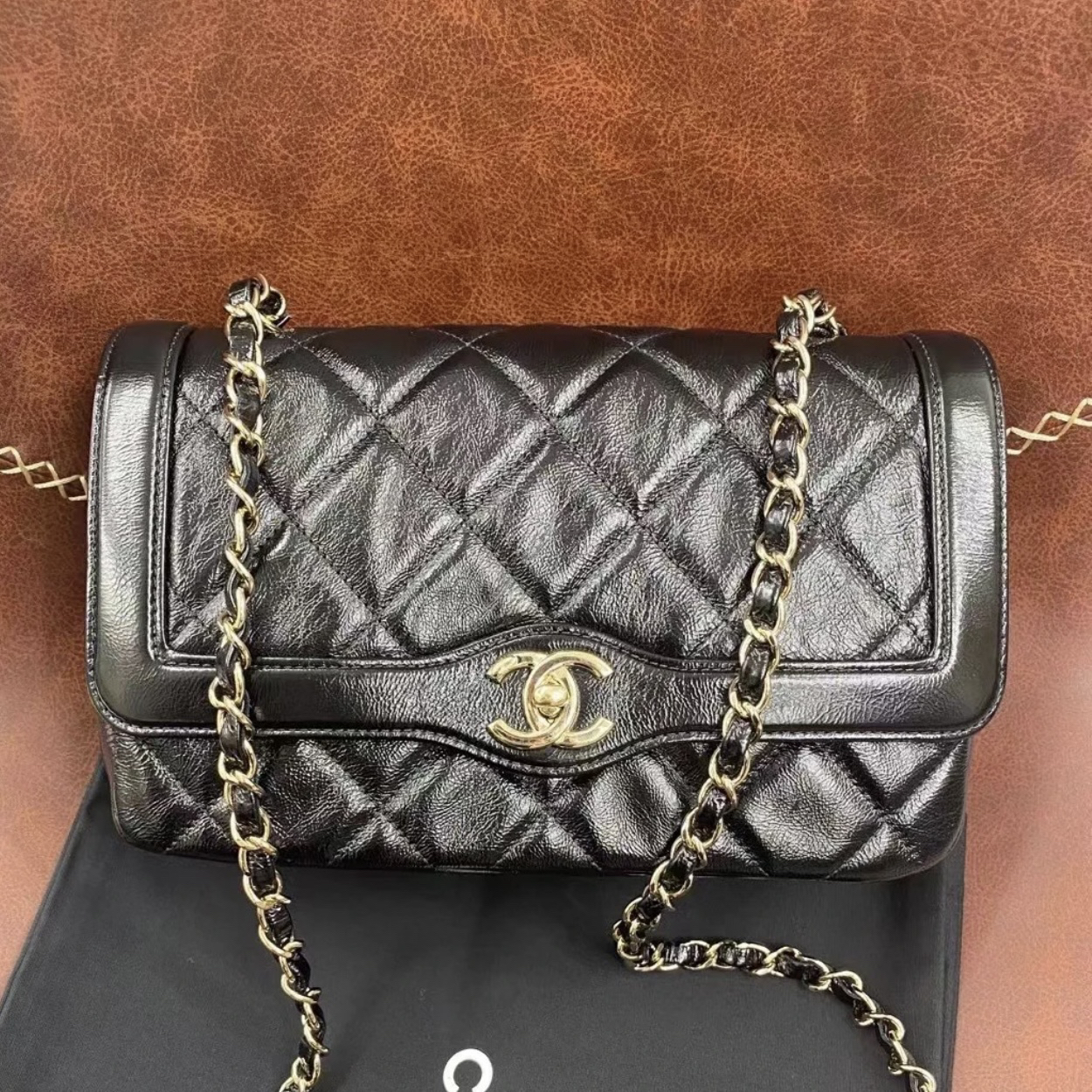 95新 Chanel/香奈儿 青奢荟/黑金复古口盖斜跨包/89957