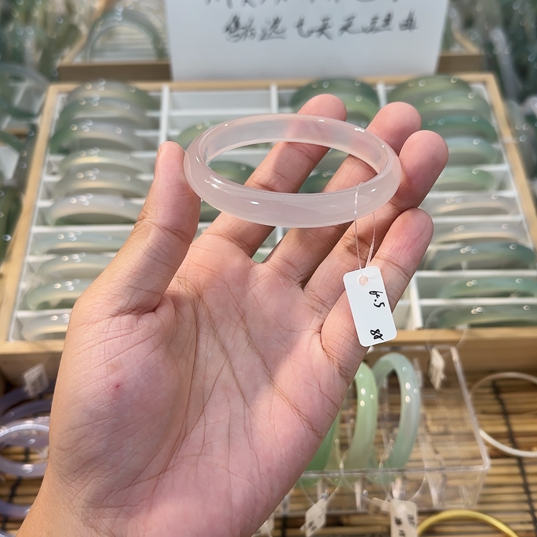 玛瑙/玉髓未镶嵌手镯圈口60.5