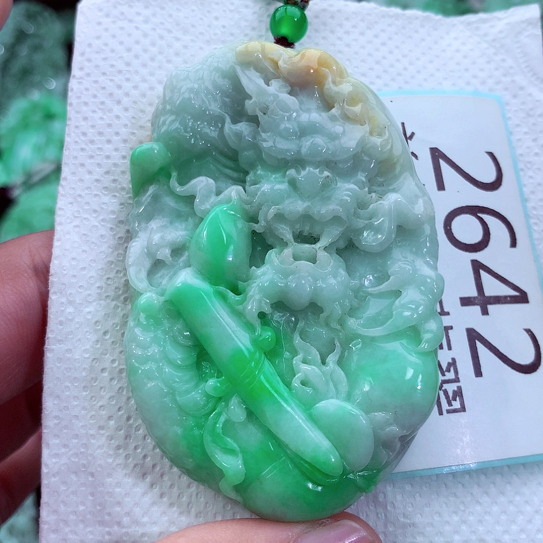 吊坠(不含链)未镶嵌翡翠