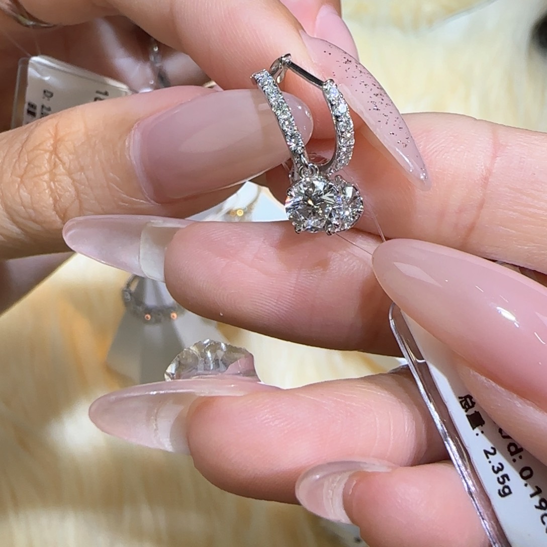 实验室培育钻石18K金镶嵌耳环