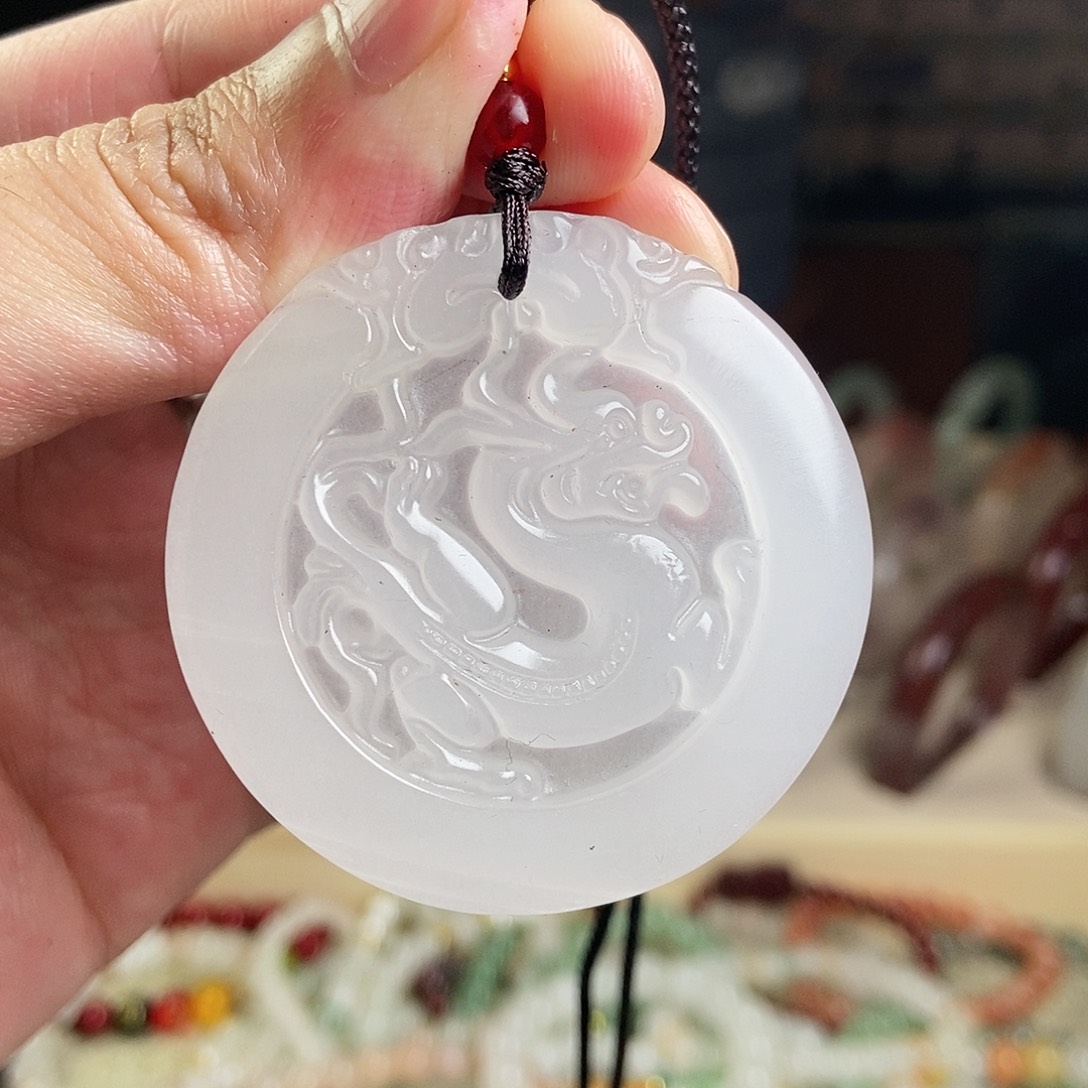 石英质玉颈饰未镶嵌