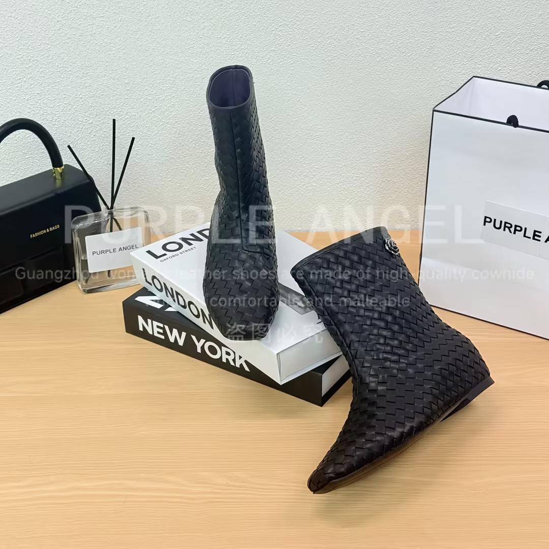 Purple Angel轻奢4CM/2025新款英伦风编织山茶花气质短靴29163