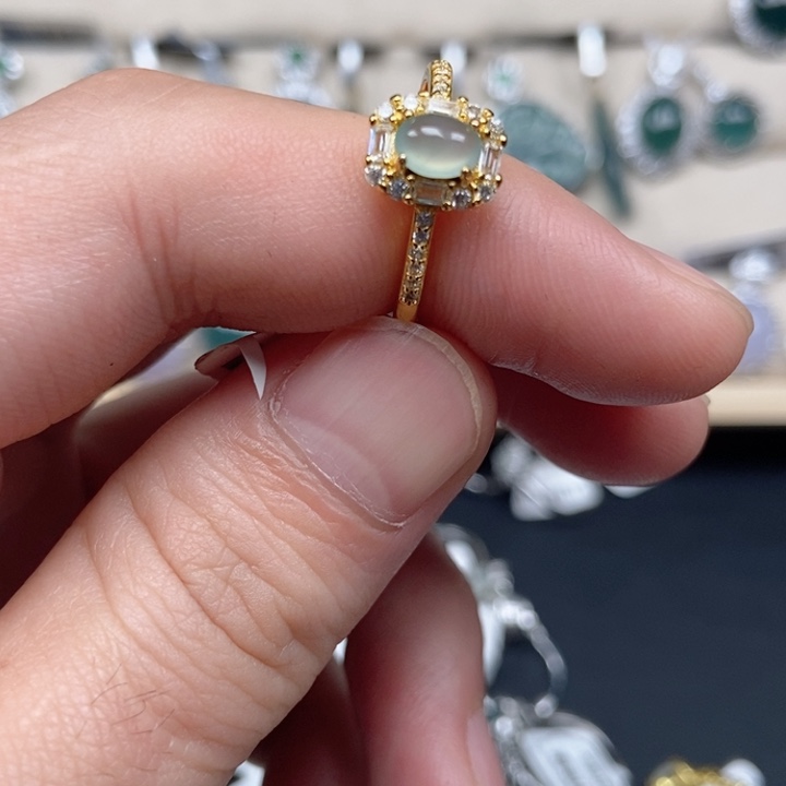 翡翠未镶嵌戒指戒指