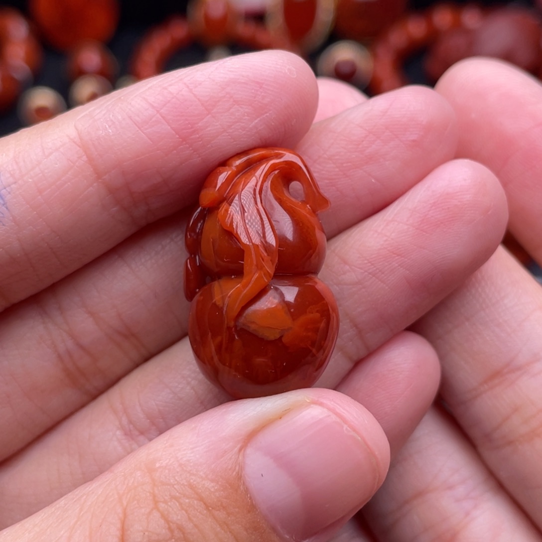 南红玛瑙未镶嵌珠宝奇石葫芦吊坠