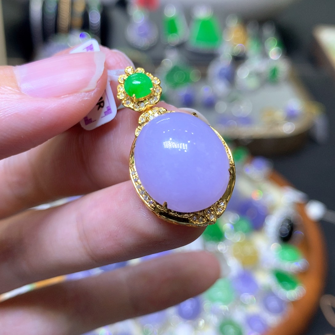 【闪购商品】翡翠颈饰18K金镶嵌翡翠吊坠项链