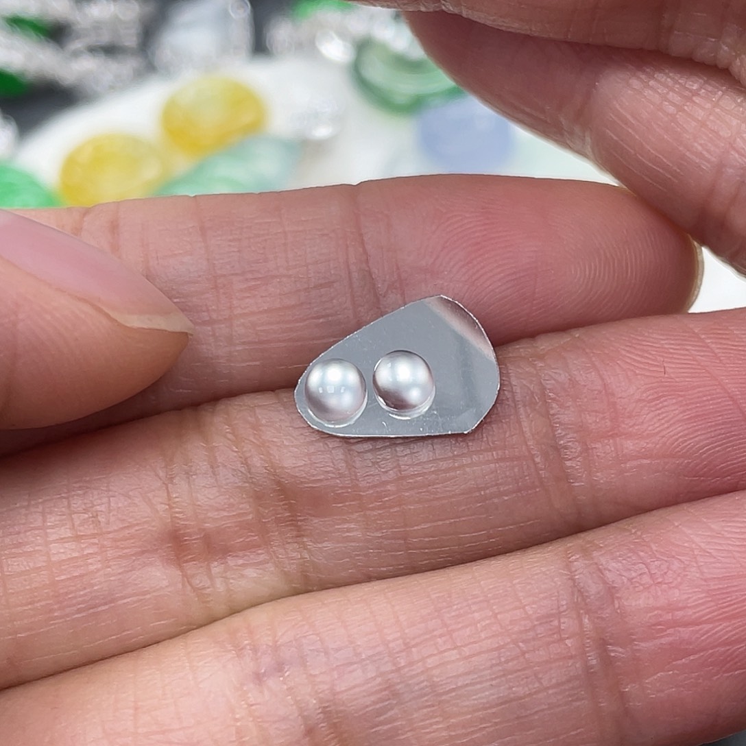 翡翠颈饰未镶嵌玻璃蛋面