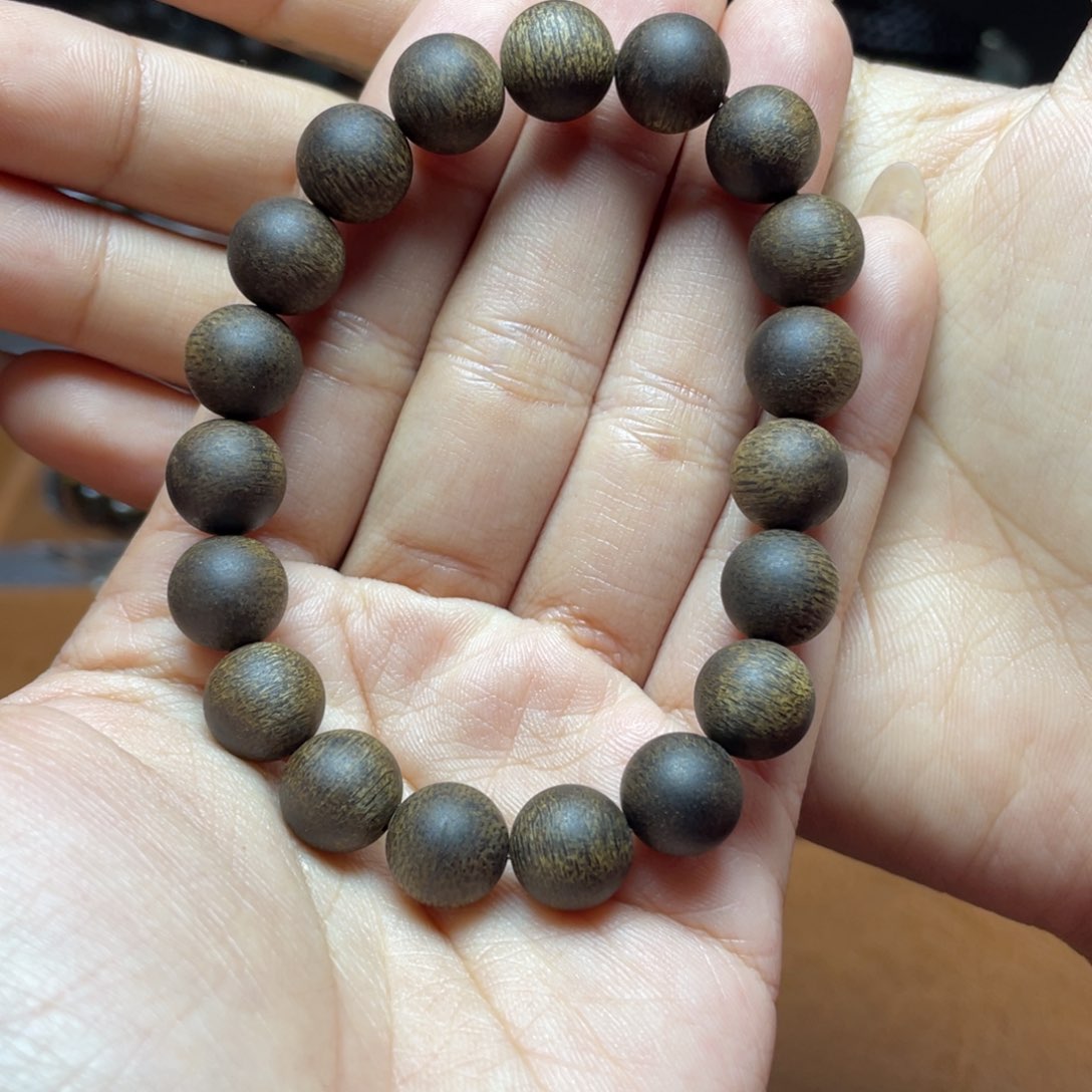 沉香手串只**初越南富国红土沉香1.0圆珠沉水级