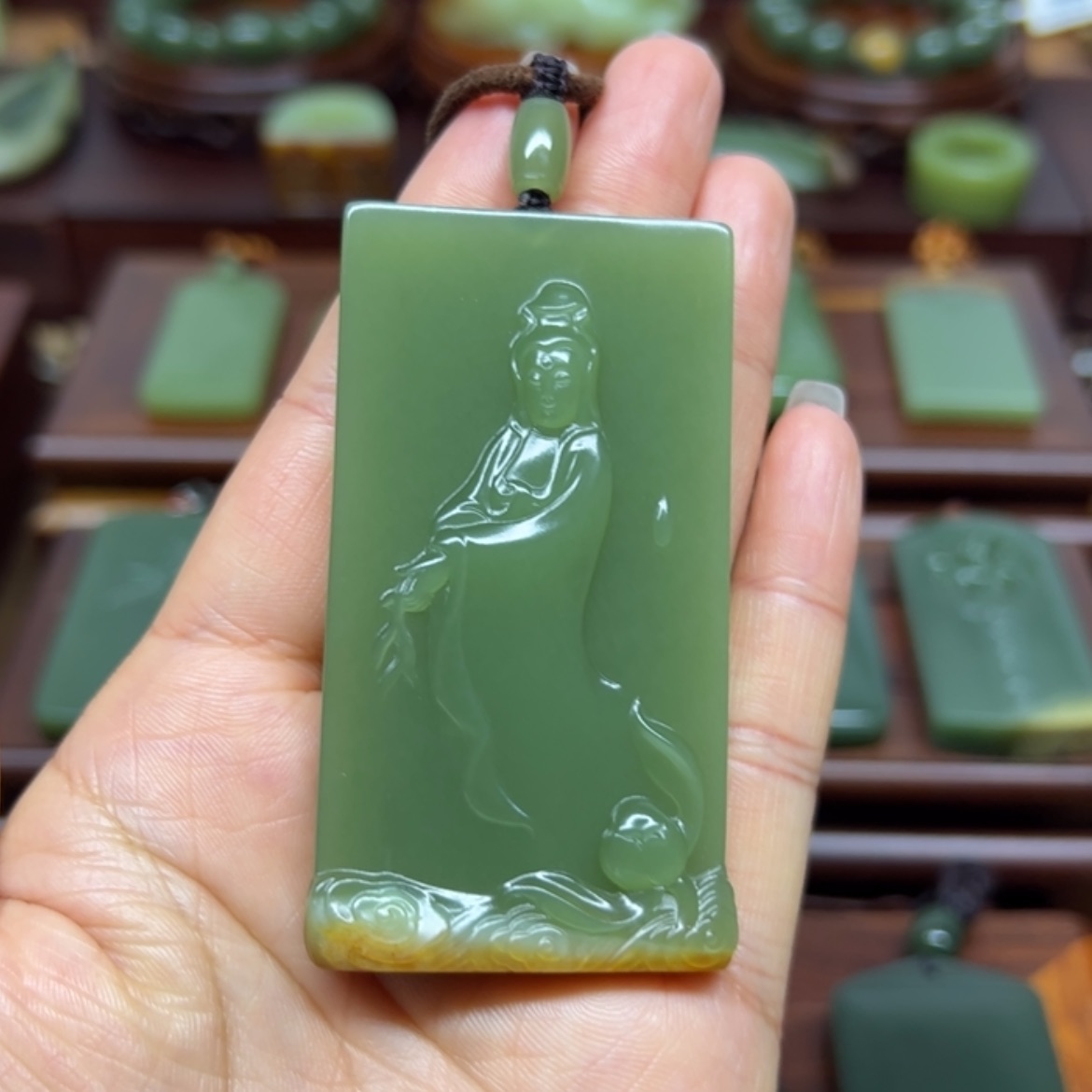 【闪购商品】颈饰未镶嵌岫岩河磨玉（透闪石质玉）李*观音