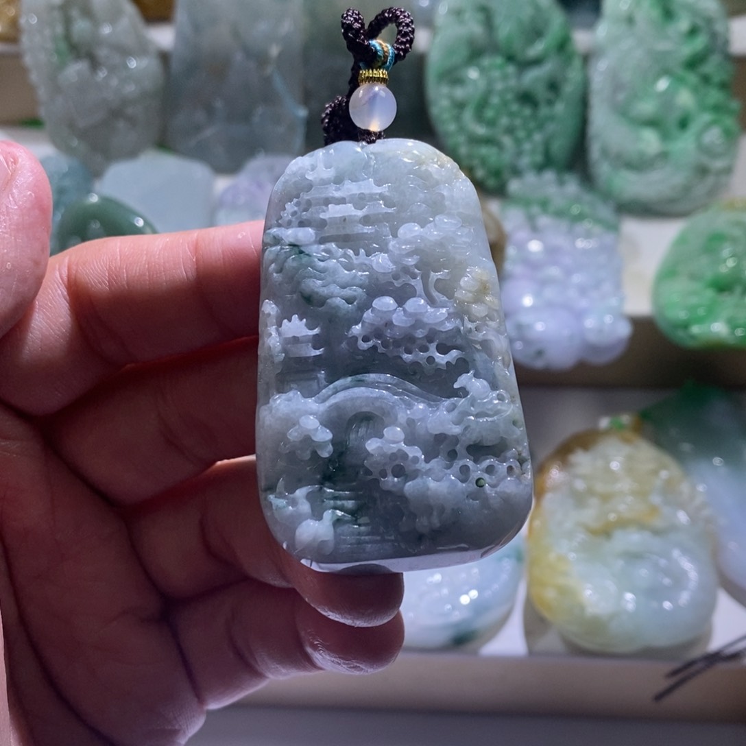 【闪购商品】翡翠颈饰未镶嵌山水