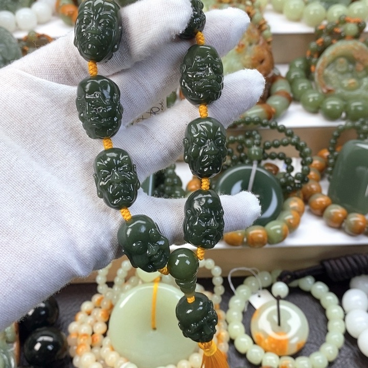 【闪购商品】透闪石质玉手持未镶嵌