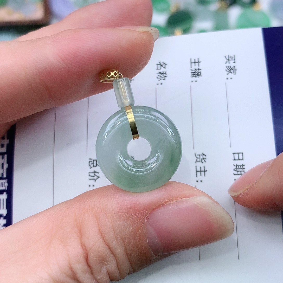翡翠吊坠(不含链)18K金镶嵌