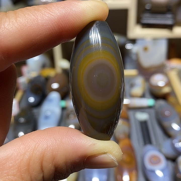 晨****玛瑙/玉髓未镶嵌颈饰