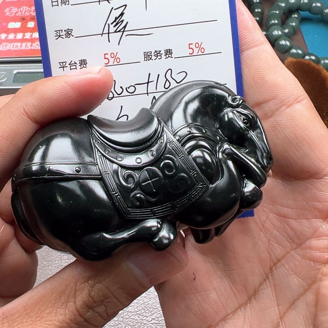 和田玉颈饰未镶嵌侯****林