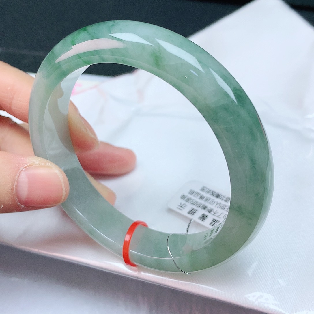 翡翠手镯未镶嵌58圈
