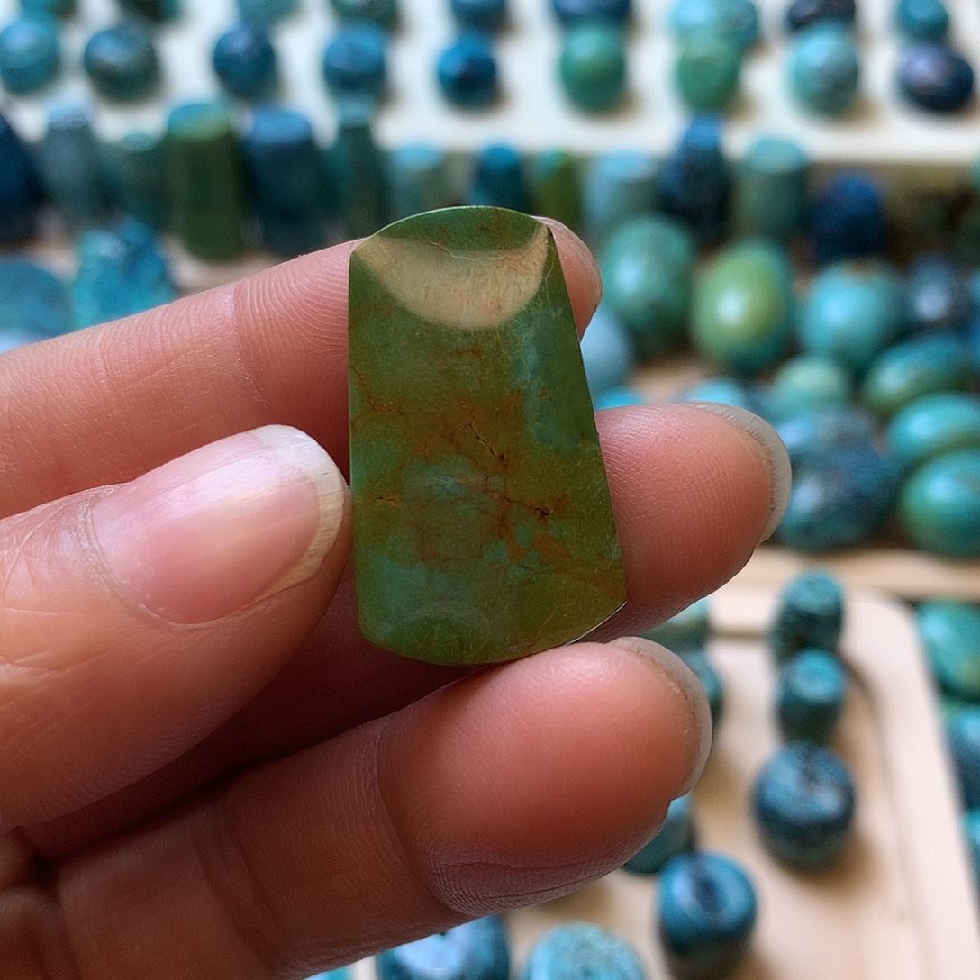 绿松石未镶嵌珠宝奇石