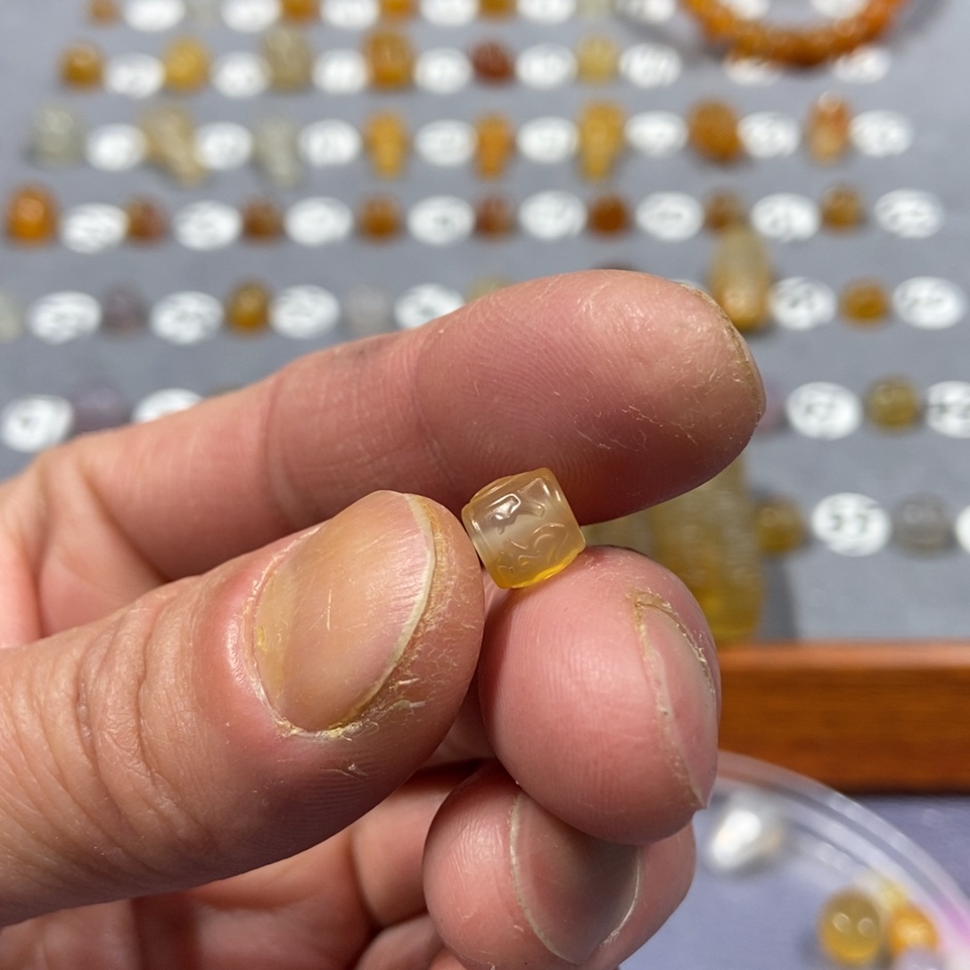 常****玛瑙/玉髓合金颈饰珠