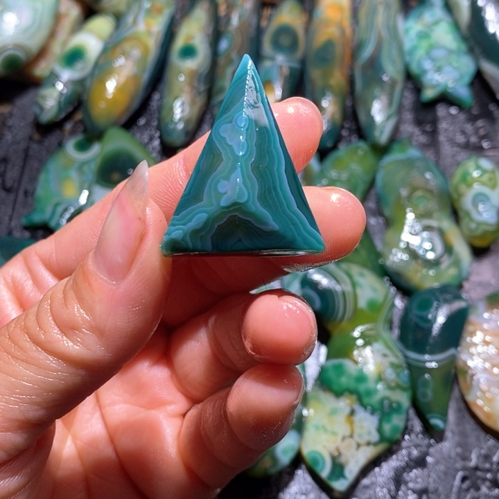 石英质玉颈饰未镶嵌发***华