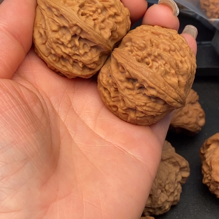 w***g文玩核桃把件平谷鸡心