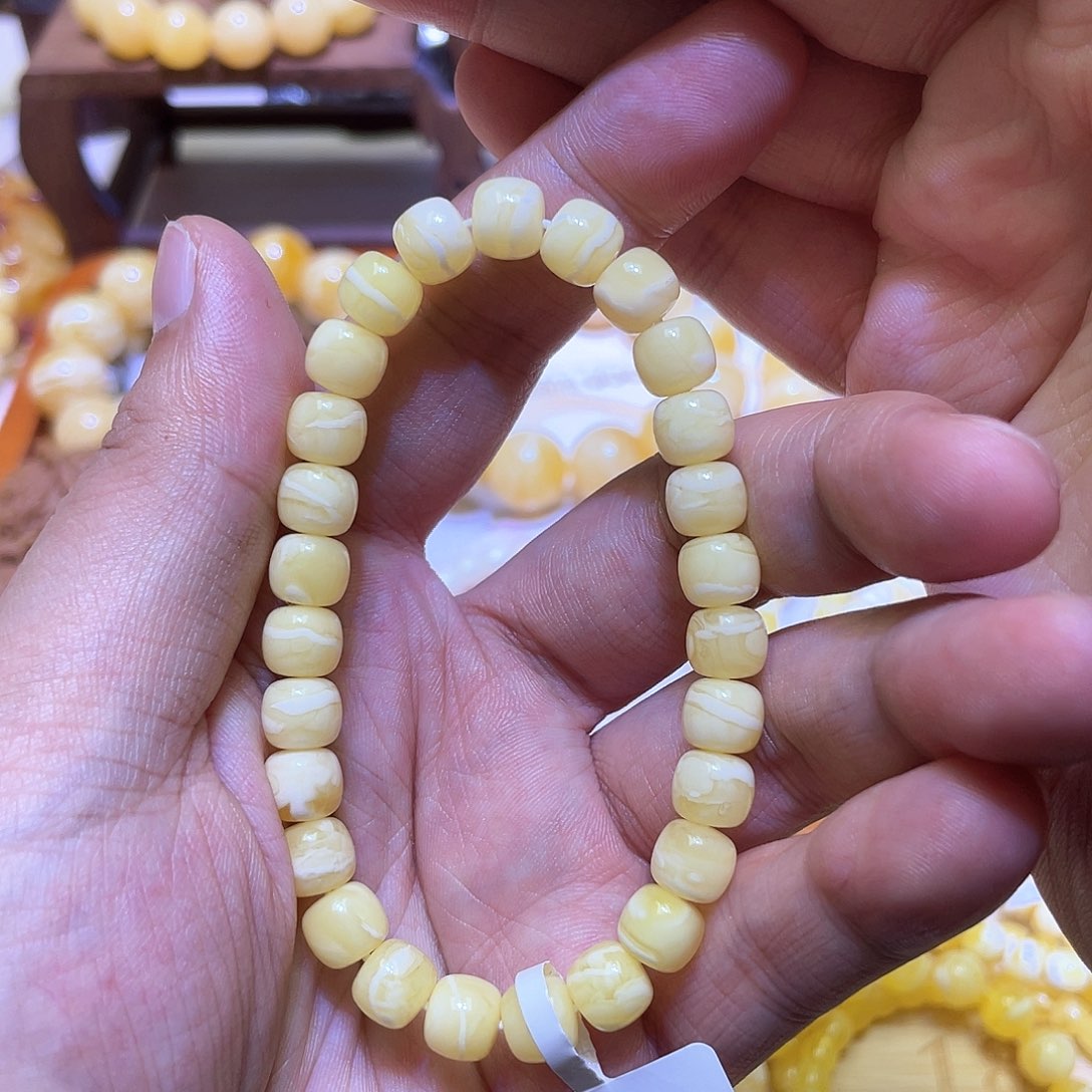 未镶嵌蜜蜡手串8mm飘瓷白一线天