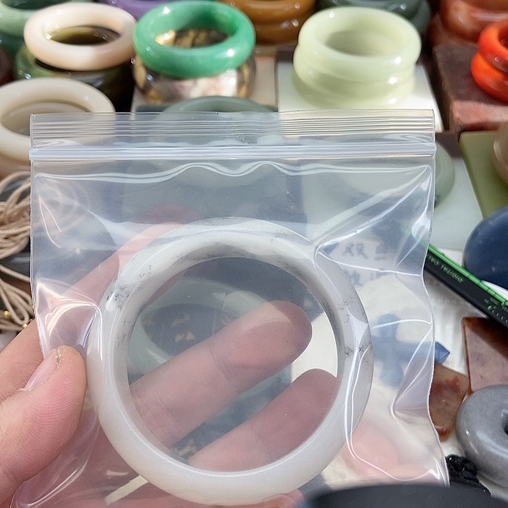 石英质玉未镶嵌手镯