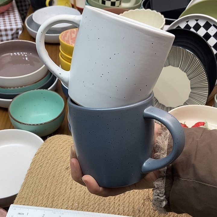双饮款陶瓷福利款杯子两个颜色白加灰蓝