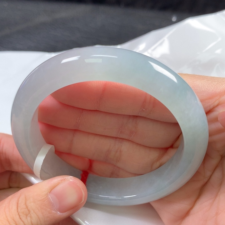 翡翠未镶嵌手镯  