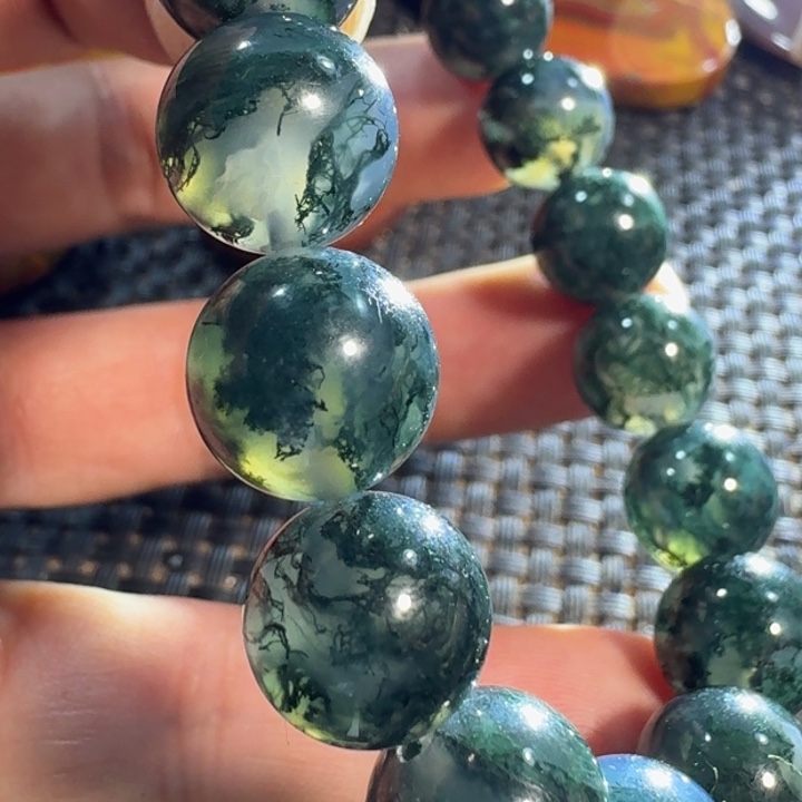 修***玛瑙/玉髓未镶嵌颈饰