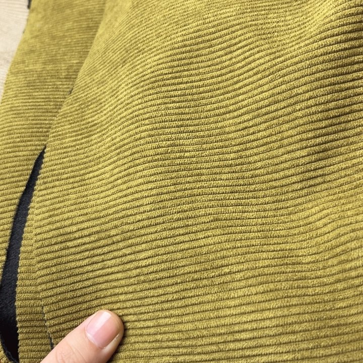 混纺秋香绿灯芯绒1米。   