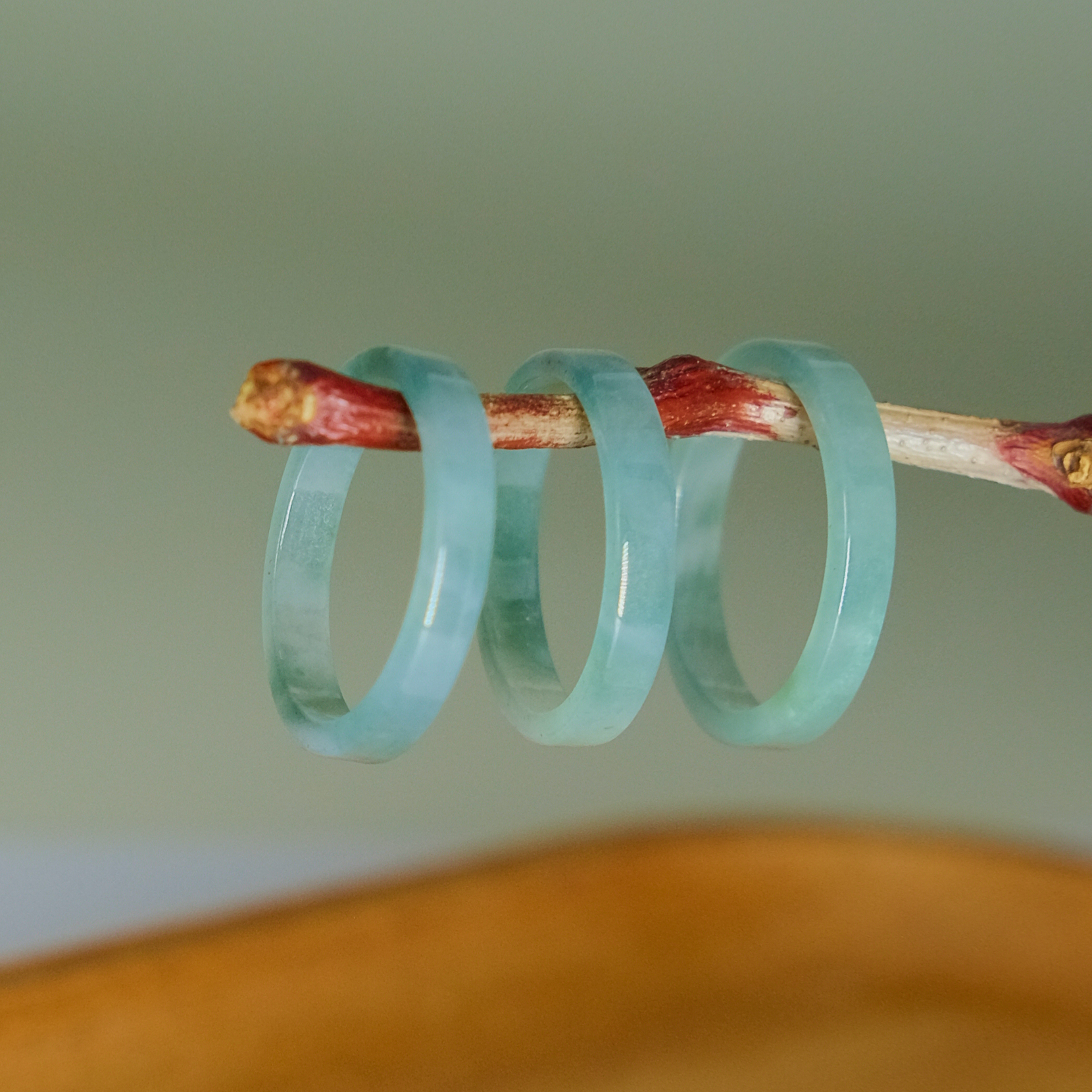 轻奢时尚设计款素圈翡翠戒圈-a541