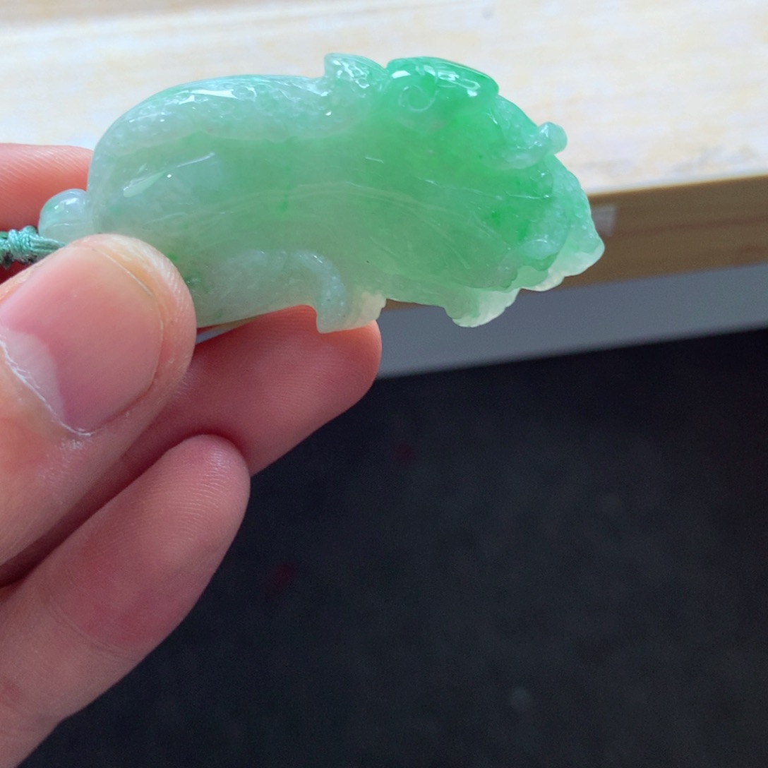 翡翠颈饰未镶嵌吊坠