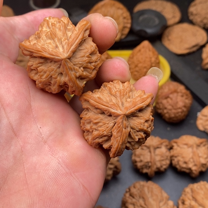 精***鸿桃核把件比翼双飞1234