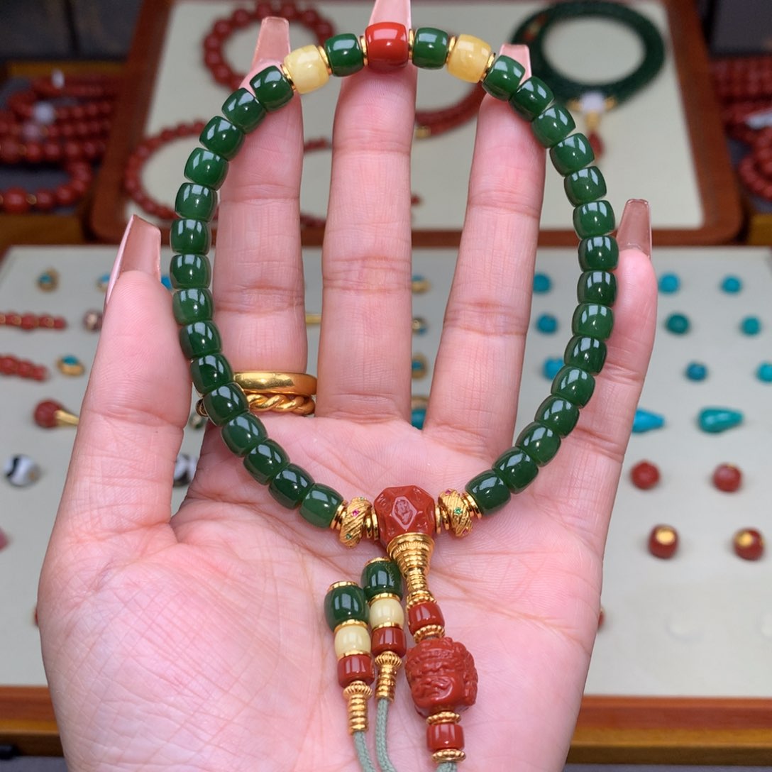 和田玉（碧玉）颈饰未镶嵌