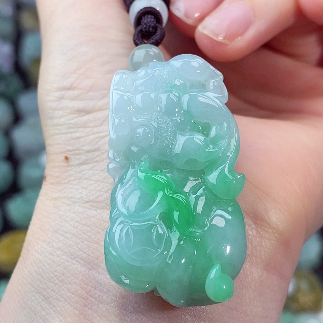 颈饰未镶嵌翡翠天然