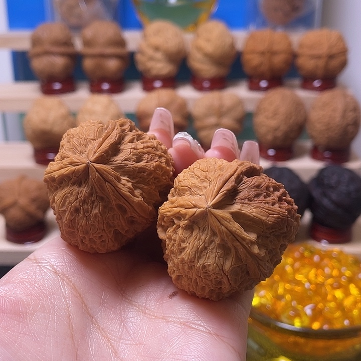 文玩核桃吊坠铁三8
