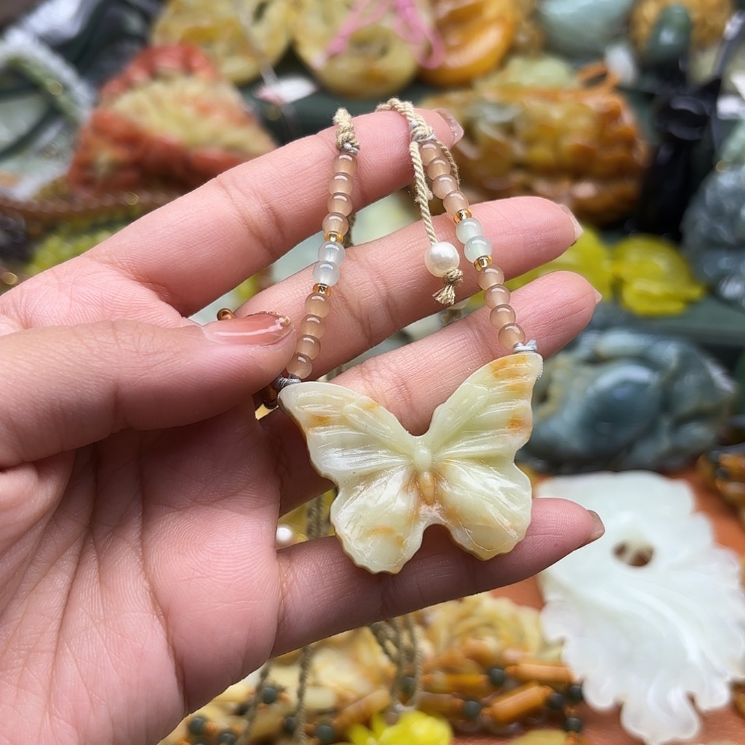 蛇纹石玉未镶嵌吊坠