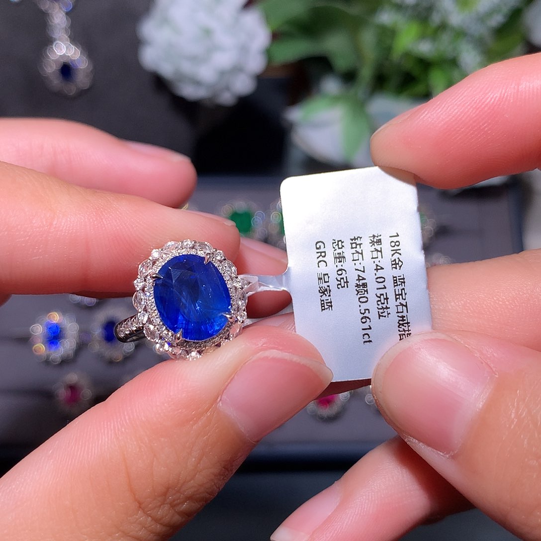 蓝宝石戒指18K金镶嵌