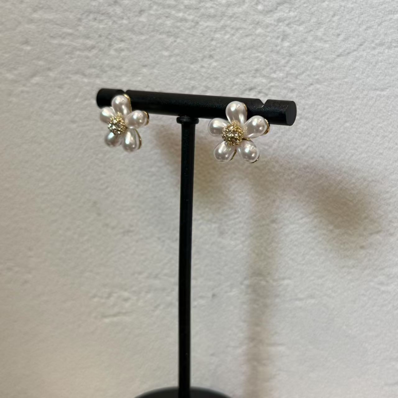 铜合金亚克力耳饰  E001 简约百搭花花钻闪耳钉耳饰