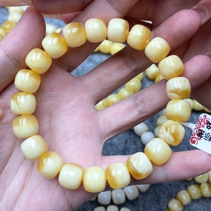 琥珀未镶嵌珠宝奇石11