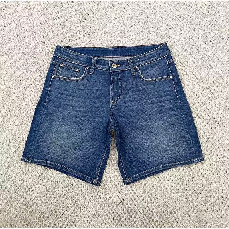 B020哎哟哟牛仔毛边短裤