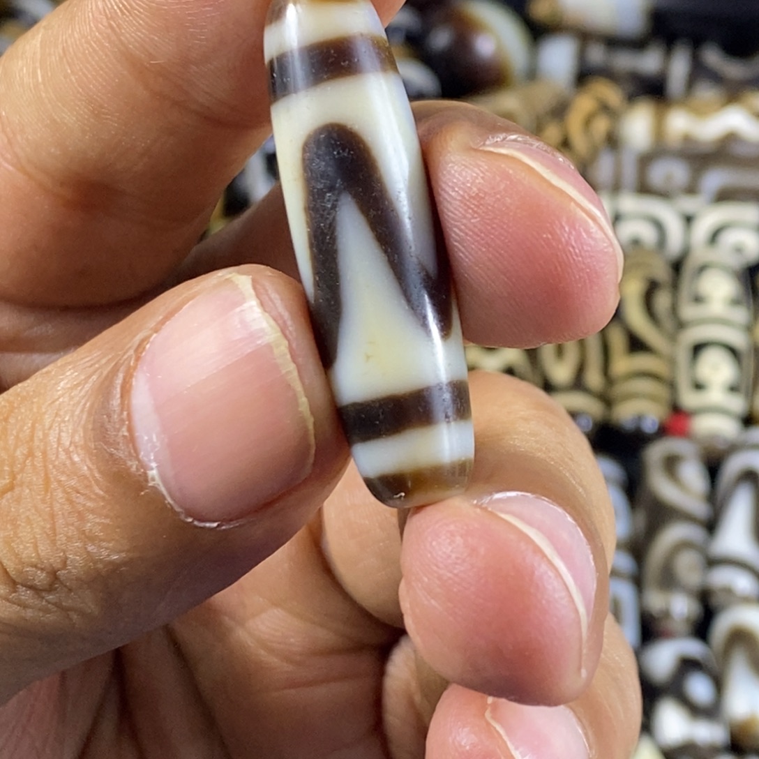 只买单纯的吊坠，没带链子，属的性质。