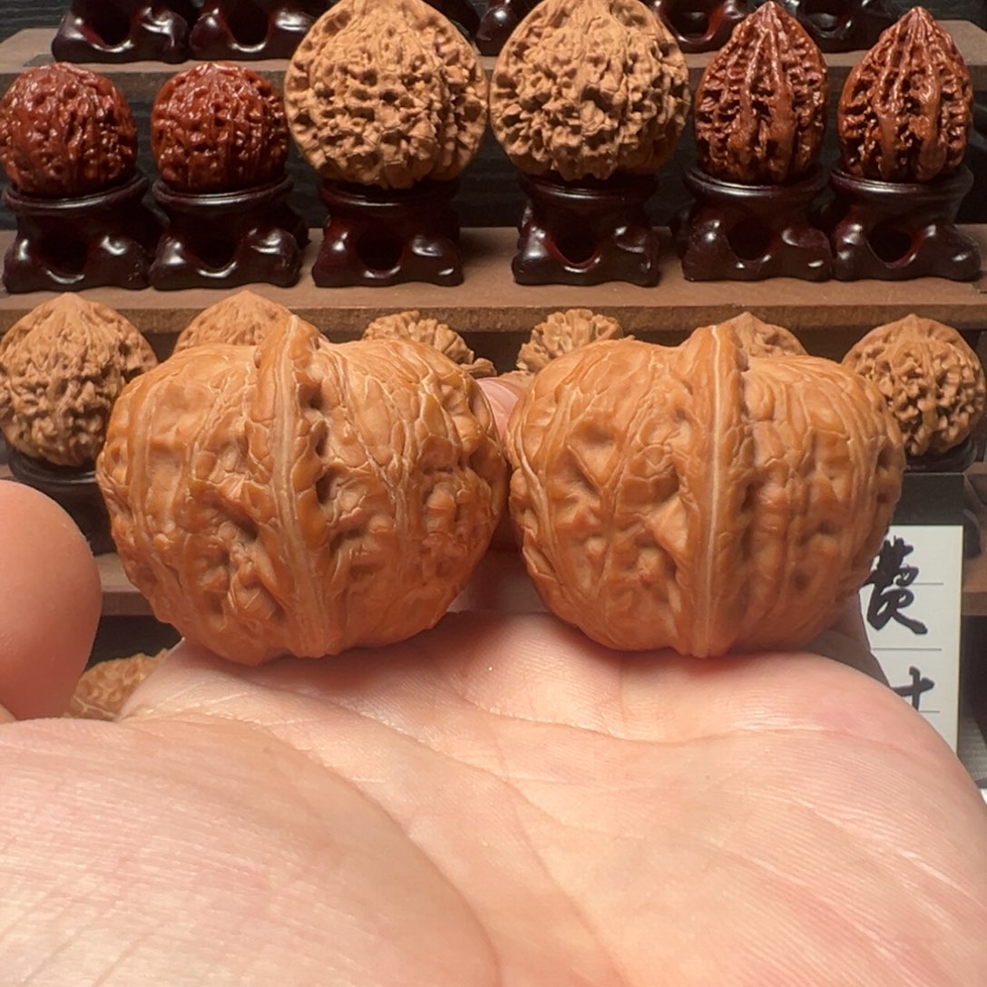 文玩核桃把件42元宝