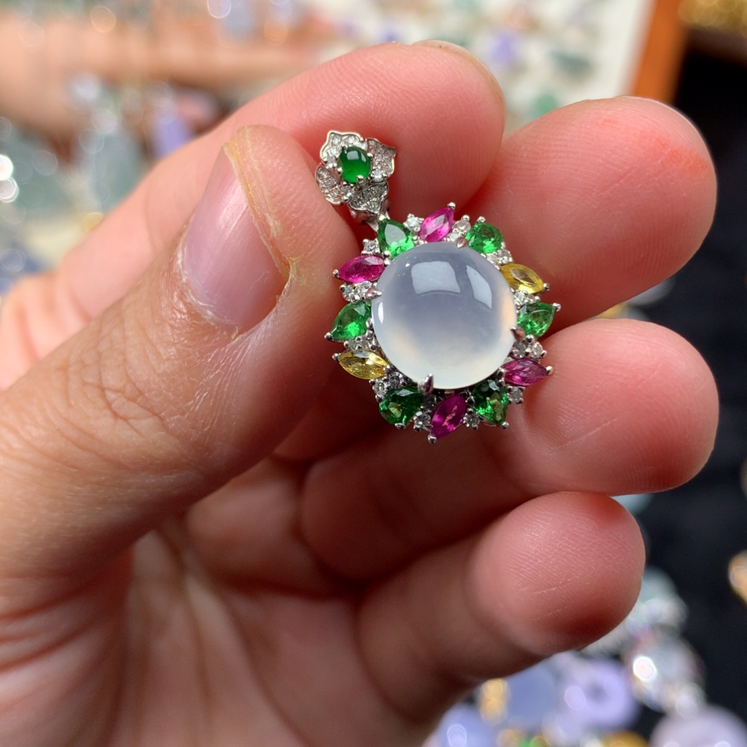 吊坠(不含链)18K金镶嵌翡翠