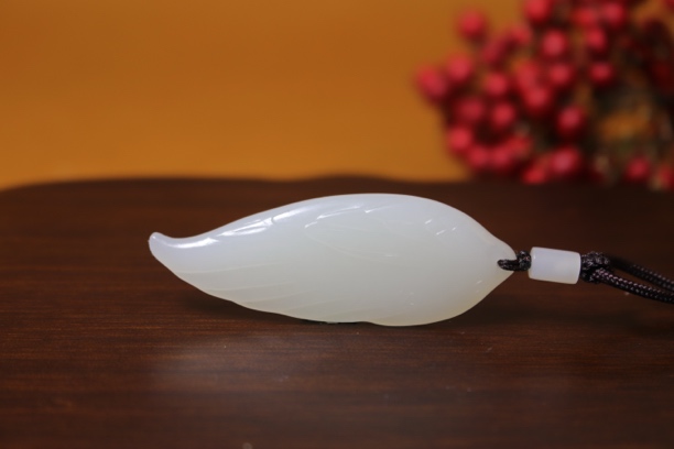 【瑜明堂】高品质和田白玉飞黄腾达羽毛挂件