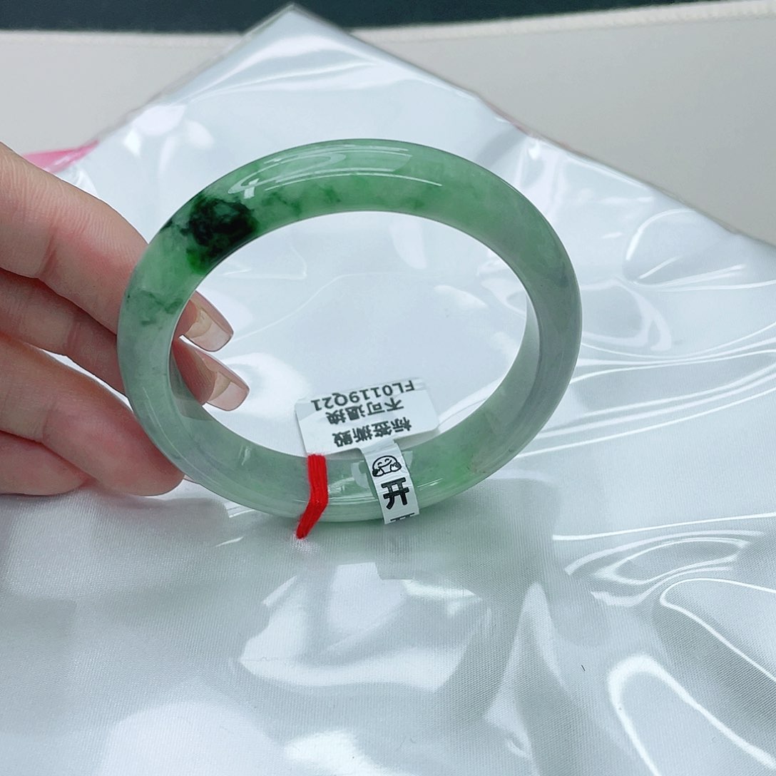 翡翠手镯未镶嵌正55.5