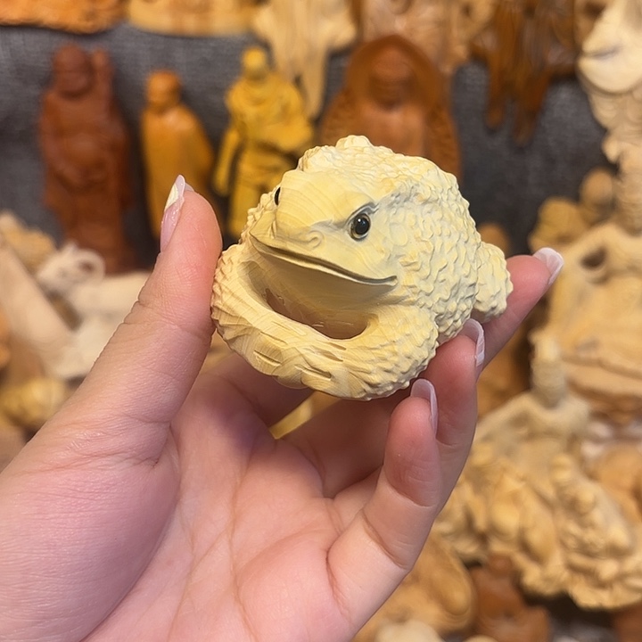 黄杨木黄杨木瑕疵青蛙