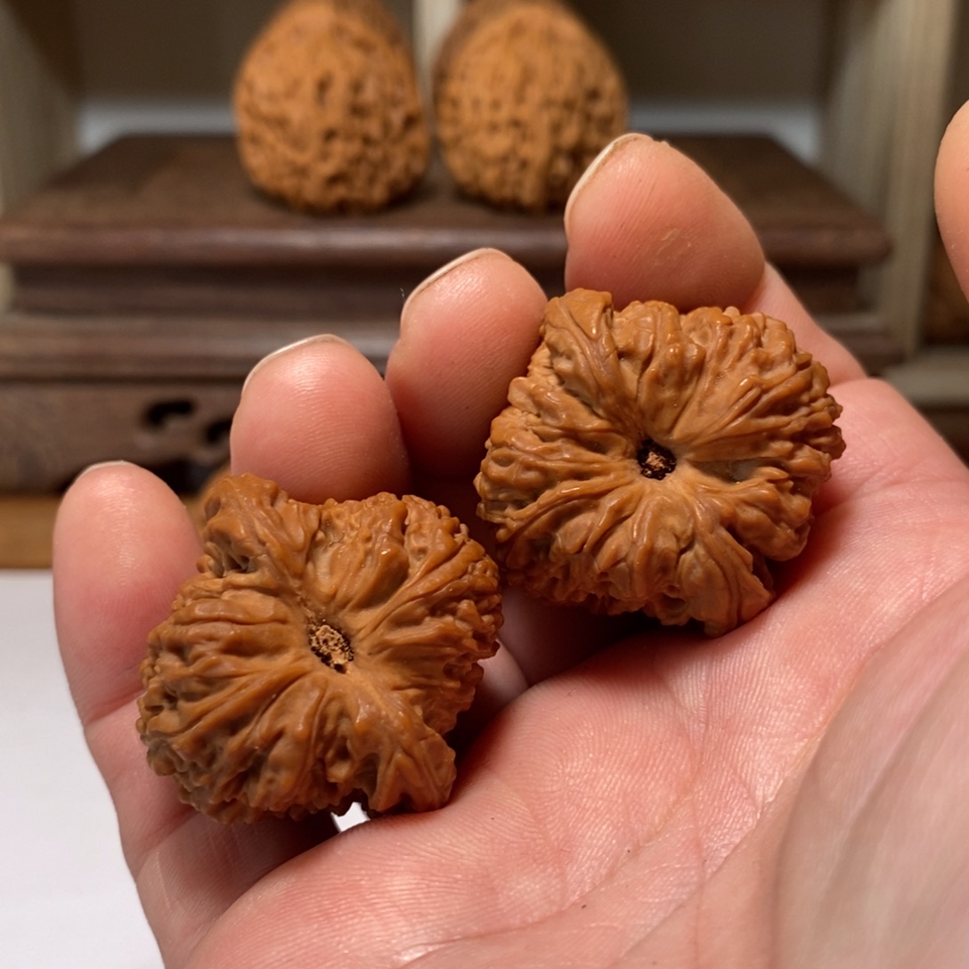 半***田文玩核桃吊坠胖子凹的34