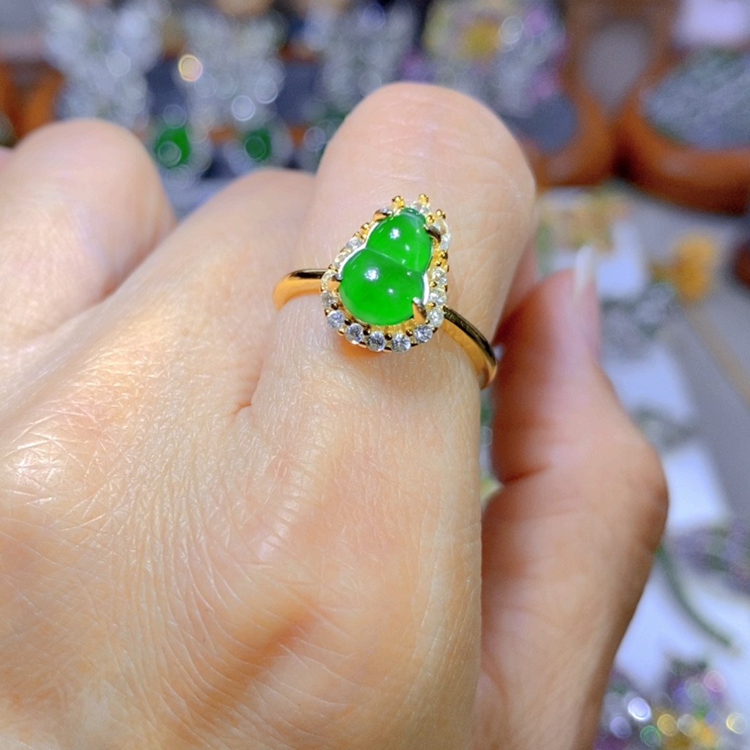 翡翠颈饰银S925镶嵌天然翡翠