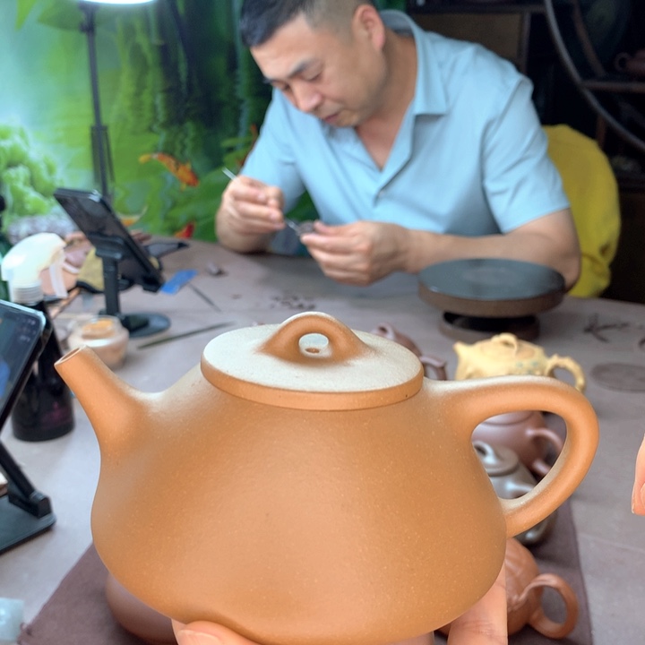 茶壶紫砂孓*辽黄金段，石瓢，270c c