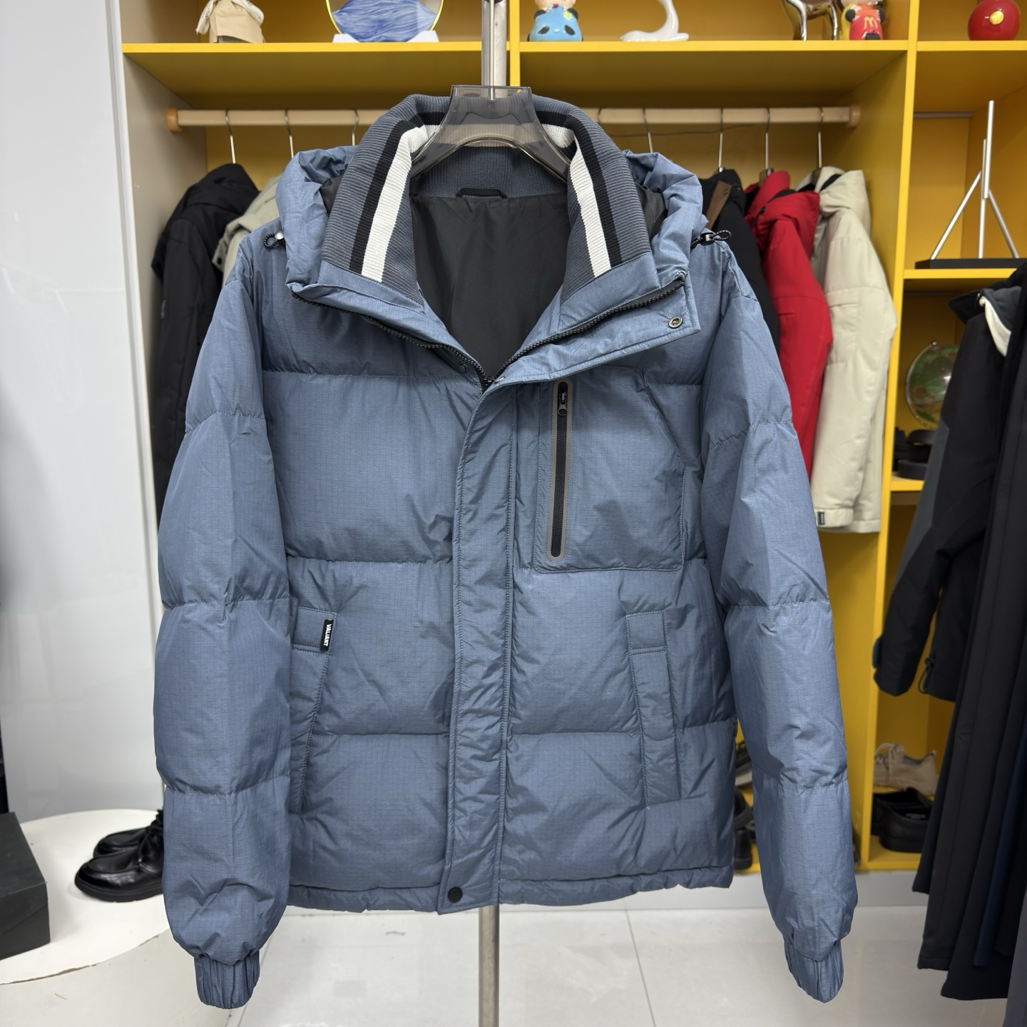 W965冬季经典连帽保暖羽绒服男加厚舒适轻便男士面包服