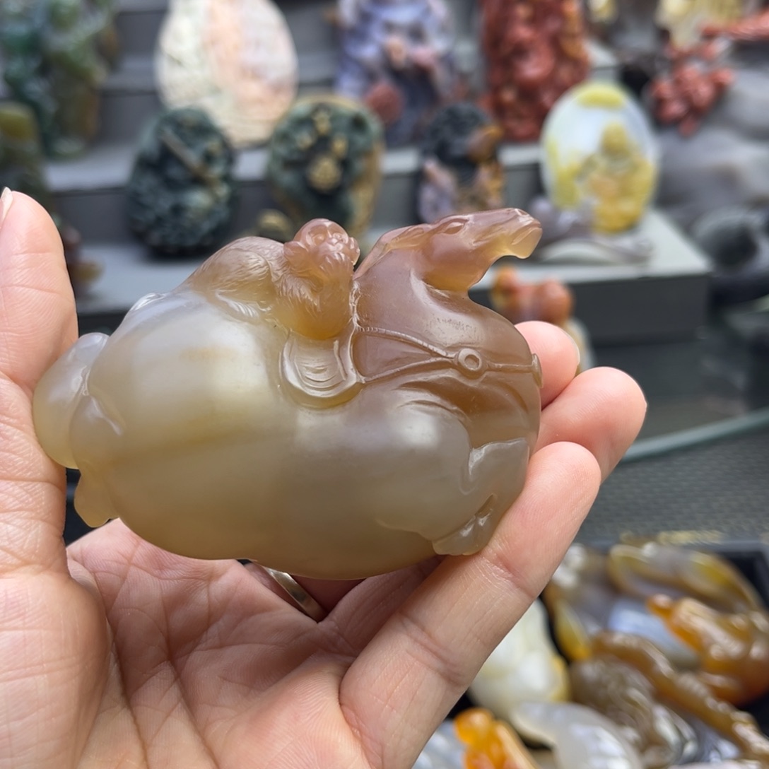 石英质玉手摆件未镶嵌西***馆
